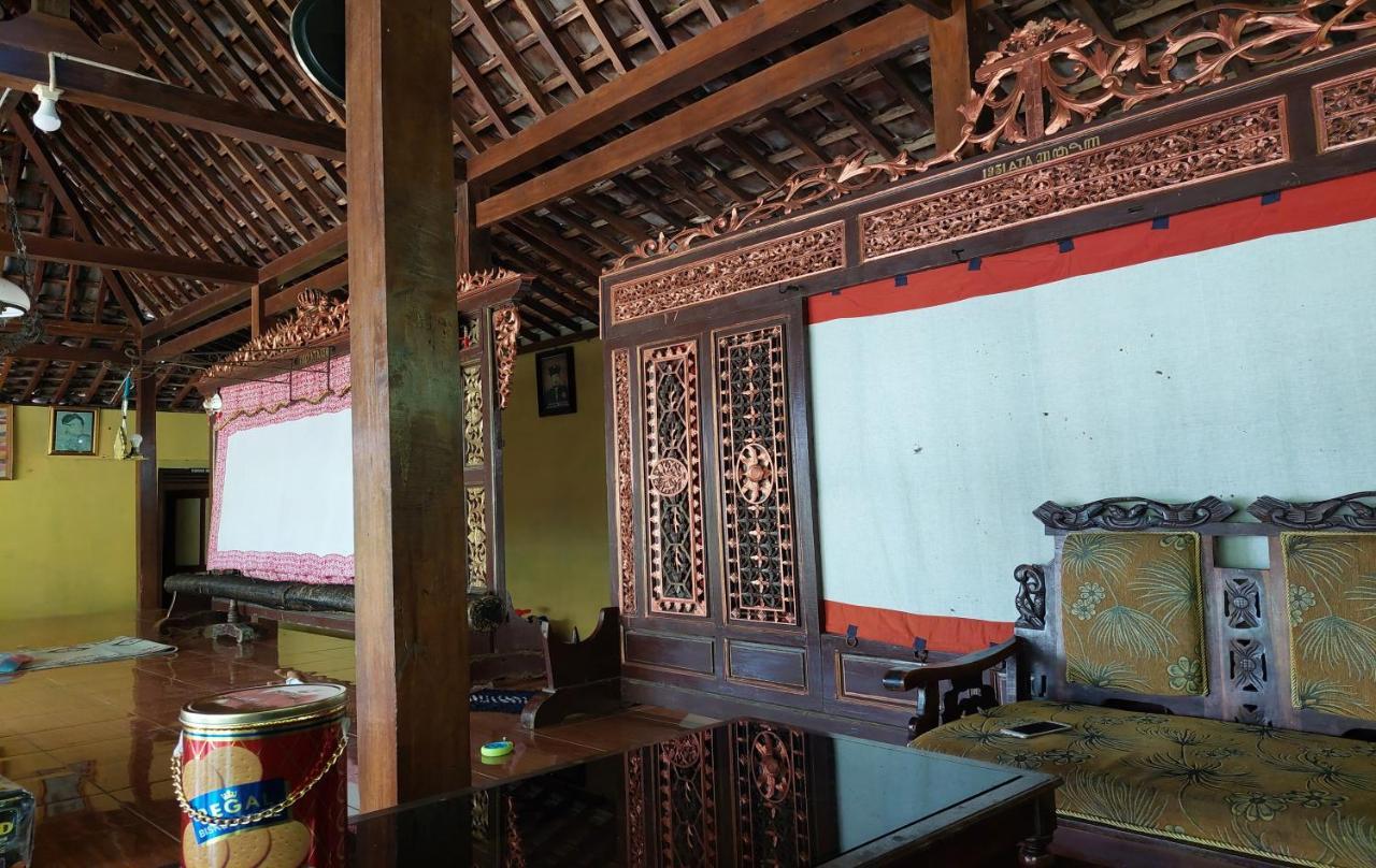 Nara Homestay Syariah Mangunan Exteriör bild
