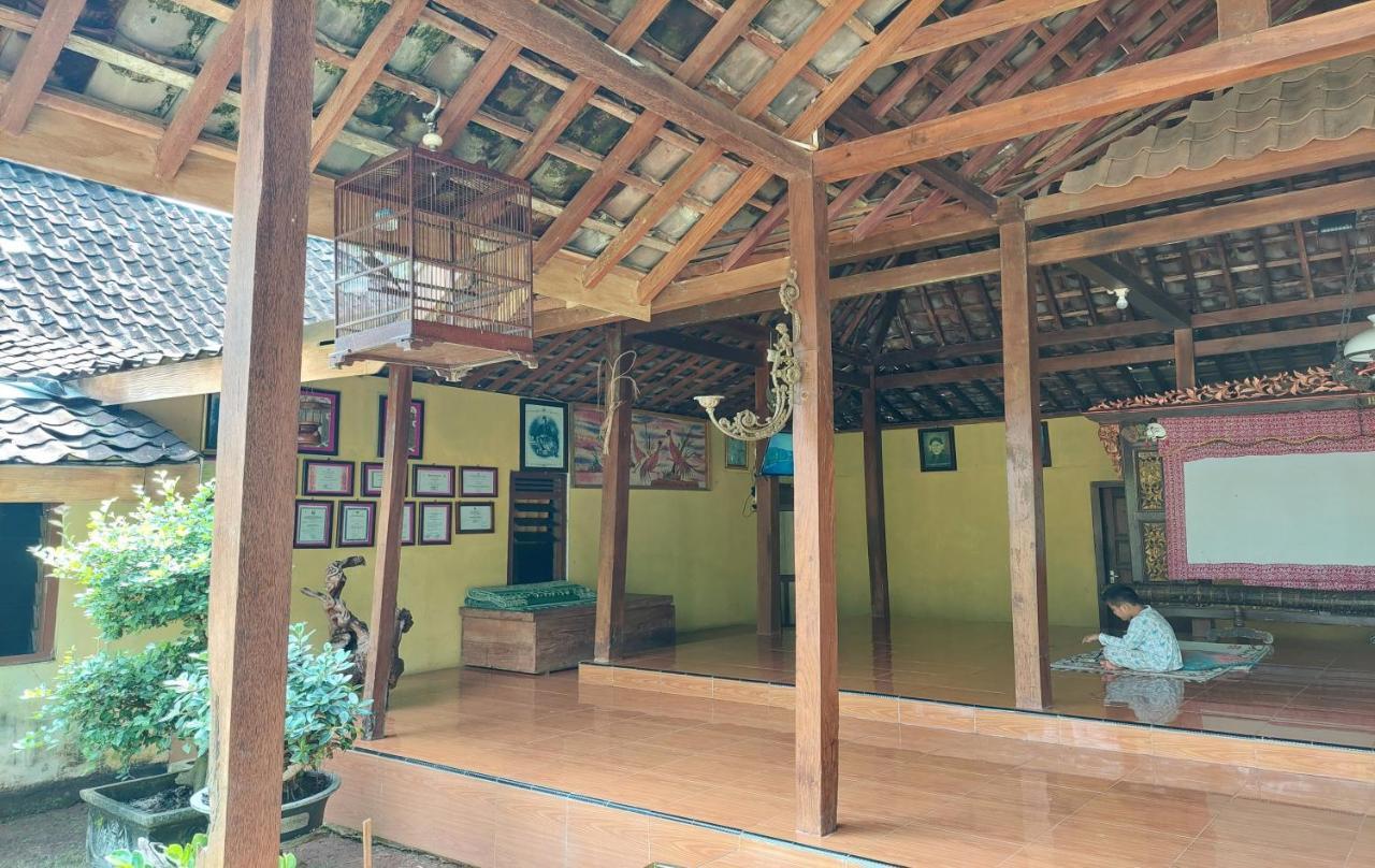 Nara Homestay Syariah Mangunan Exteriör bild