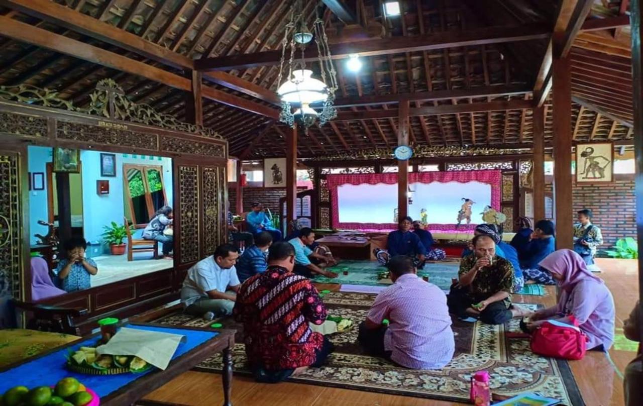 Nara Homestay Syariah Mangunan Exteriör bild