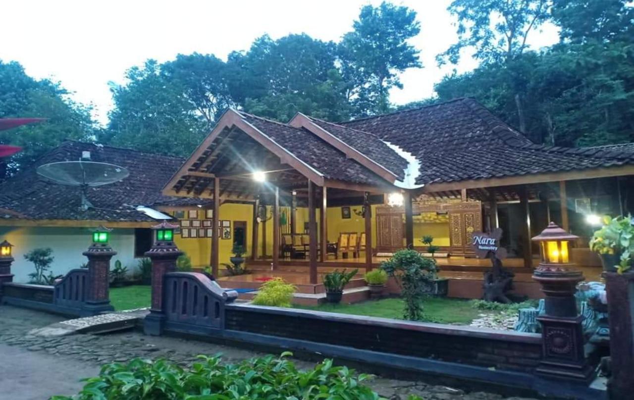 Nara Homestay Syariah Mangunan Exteriör bild